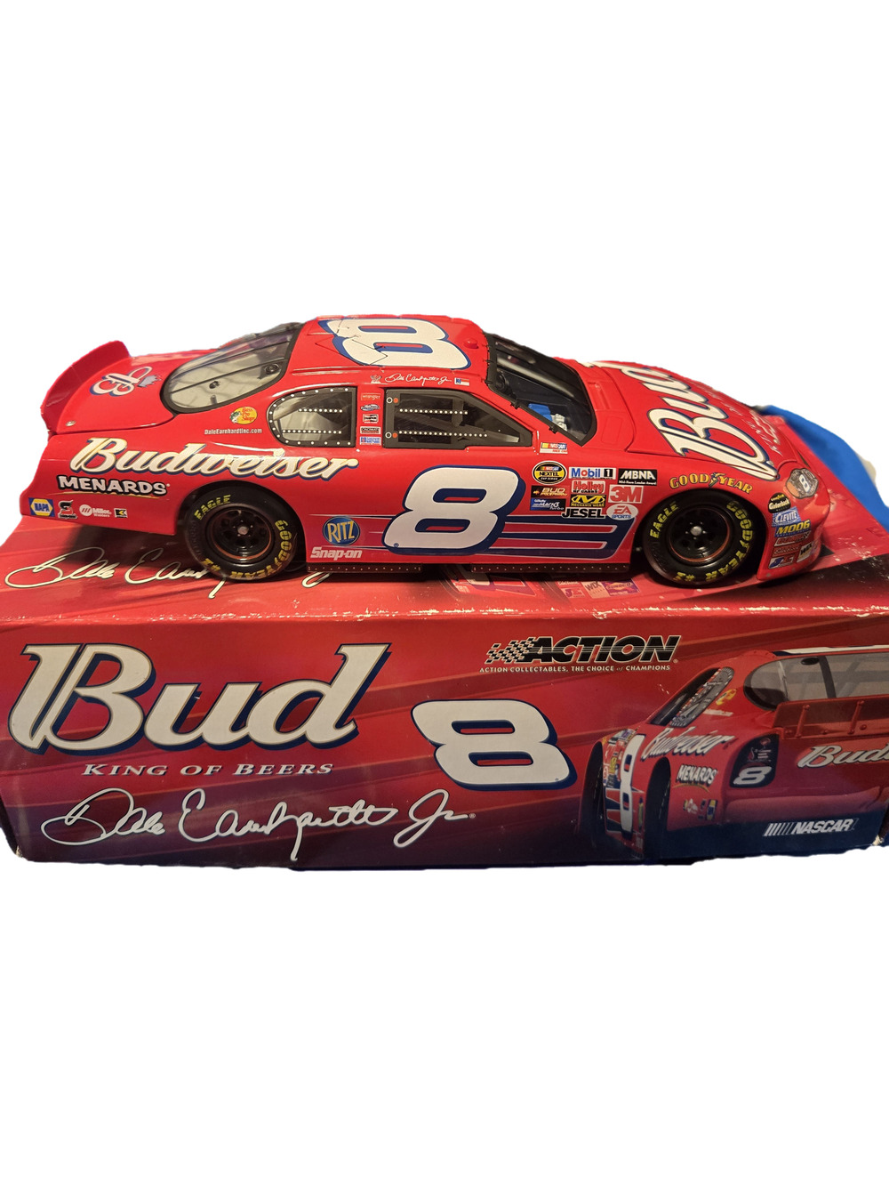 Dale Earnhardt Jr 8 Budweiser 2005 Monte Carlo 1:24 Action Diecast Car 108750
